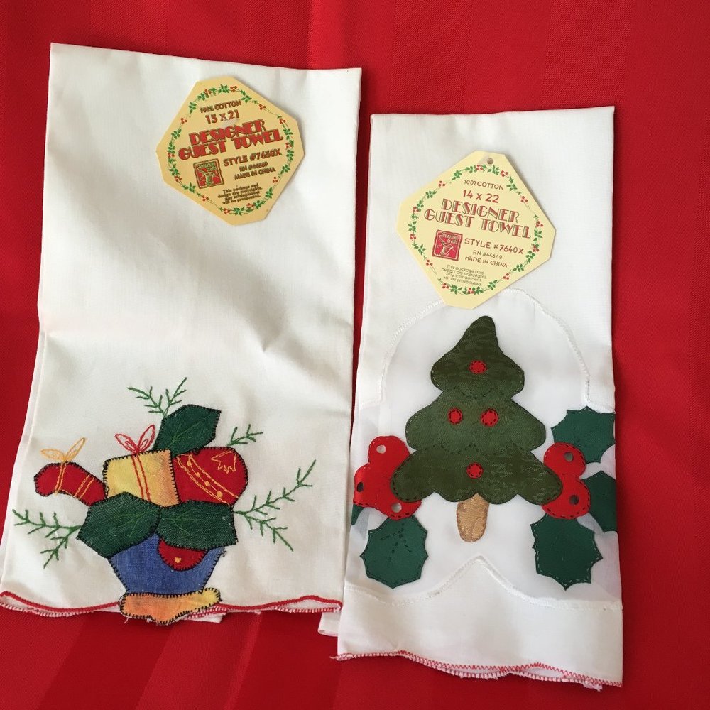 NWT Christmas Designer Guest Towels